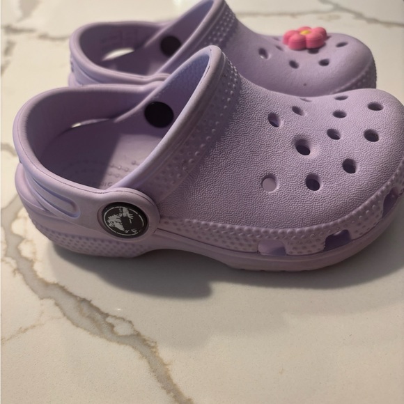 Lavender toddler girl crocs - Picture 3 of 3